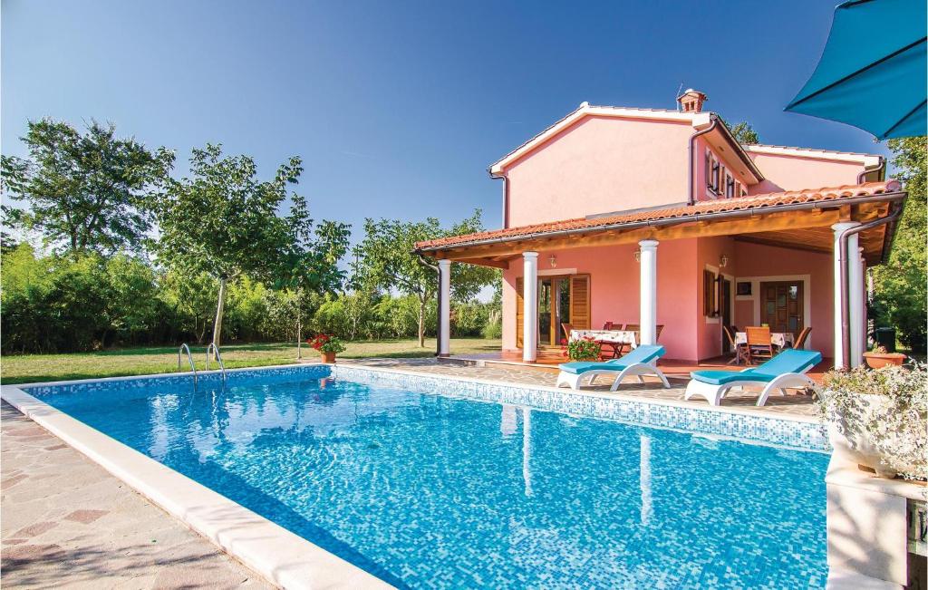 Beautiful Home In Laginji With Sauna, Wifi And Outdoor Swimming Pool photo 1