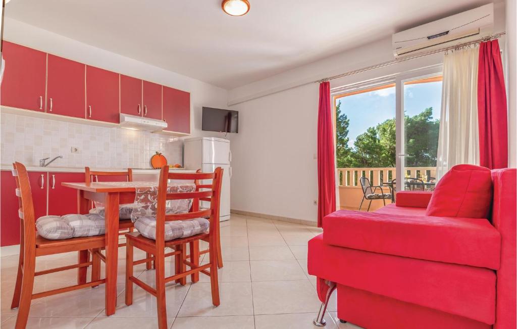 Awesome Apartment In Baska Voda With 1 Bedrooms And Wifi photo 1