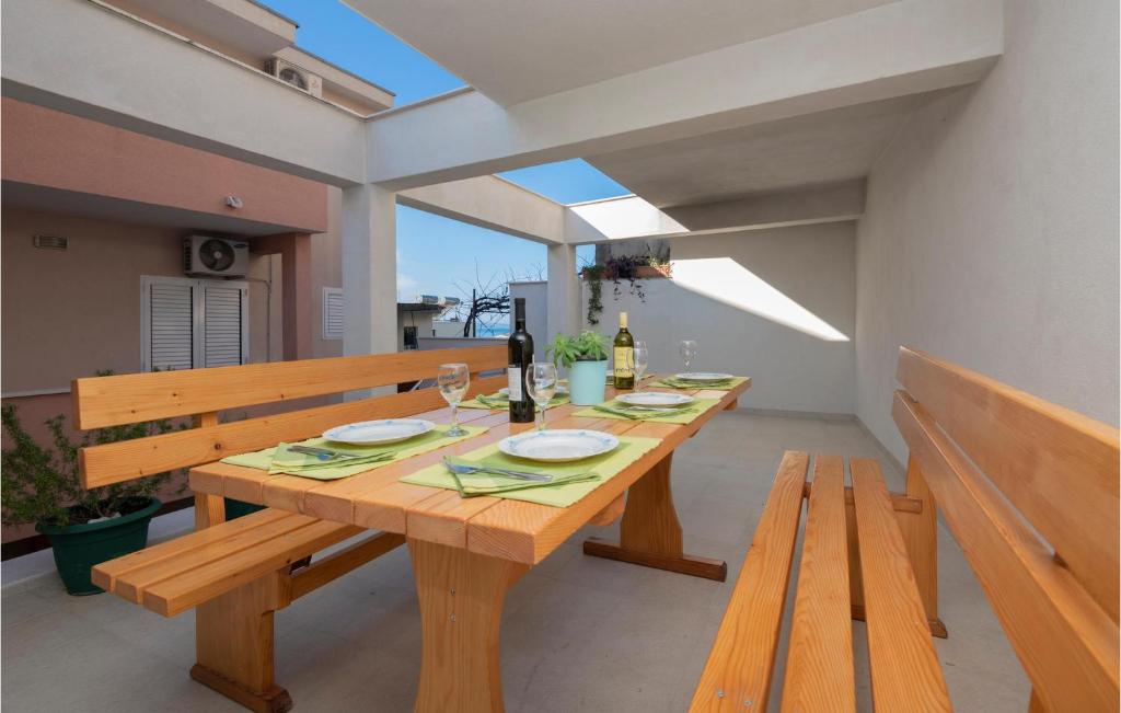 Awesome Apartment In Baska Voda With 1 Bedrooms And Wifi photo 3