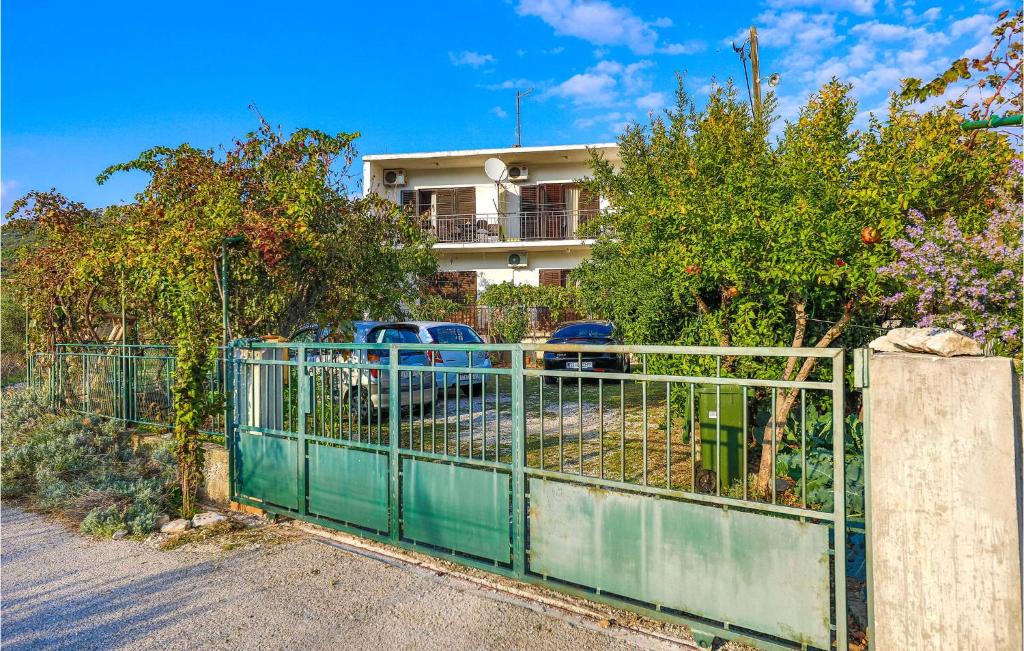 Beautiful Apartment In Vinisce With 2 Bedrooms And Wifi photo 3