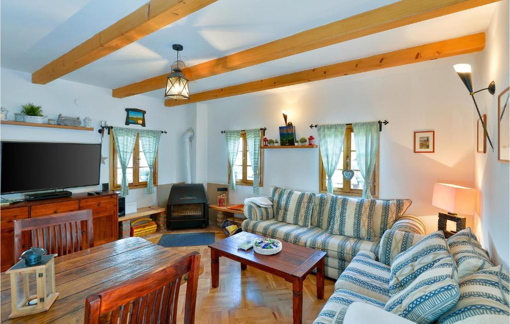 Amazing Home In Krapinske Toplice With 2 Bedrooms, Wifi And Outdoor Swimming Pool photo 2