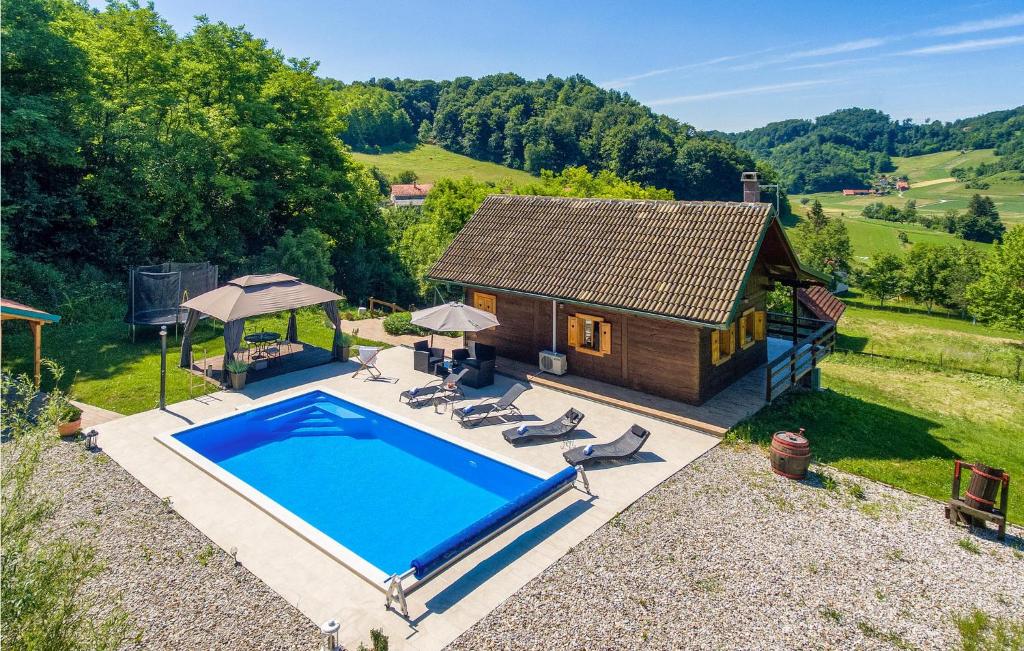 Amazing Home In Krapinske Toplice With 2 Bedrooms, Wifi And Outdoor Swimming Pool