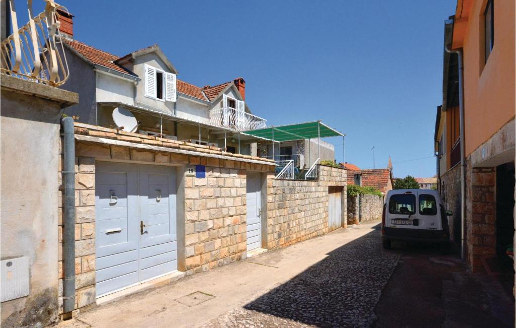 Nice Apartment In Stari Grad With 3 Bedrooms And Wifi photo 3