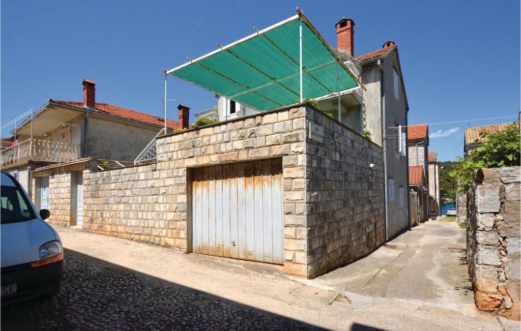 Nice Apartment In Stari Grad With 3 Bedrooms And Wifi photo 4