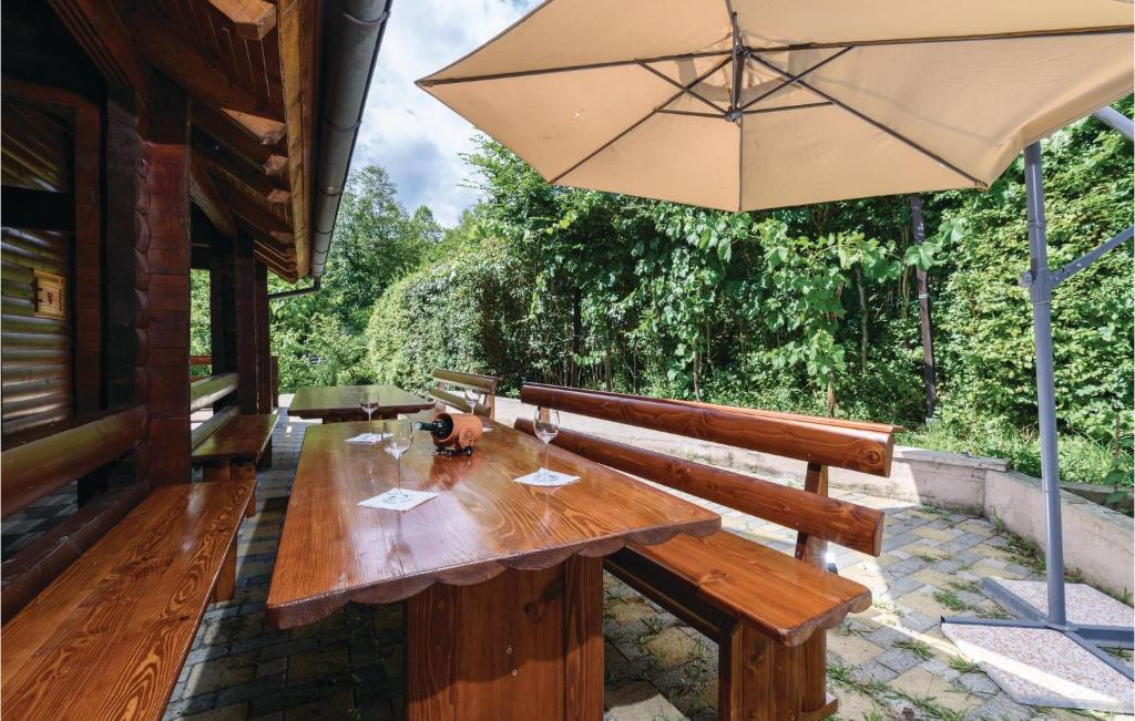 Amazing Home In Krasic With 3 Bedrooms, Jacuzzi And Wifi photo 1