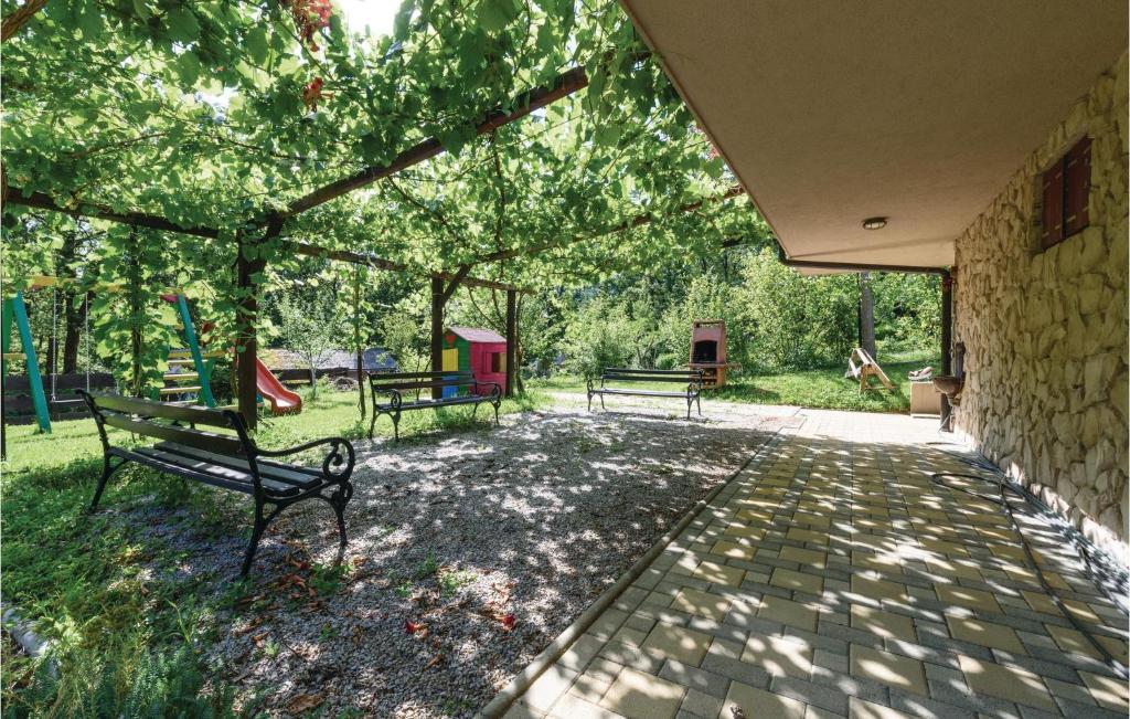 Amazing Home In Krasic With 3 Bedrooms, Jacuzzi And Wifi photo 3