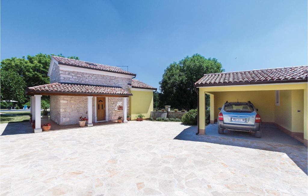Amazing Home In Badnjevari With 2 Bedrooms, Wifi And Outdoor Swimming Pool photo 3