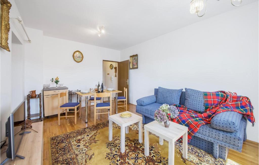 Amazing Apartment In Funtana With 1 Bedrooms And Wifi photo 2