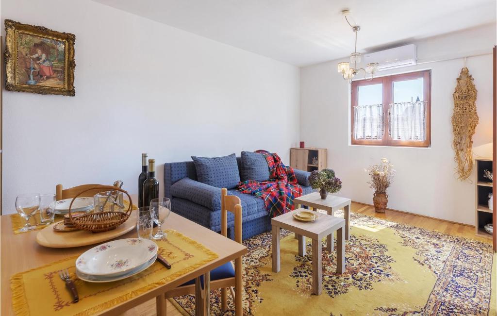 Amazing Apartment In Funtana With 1 Bedrooms And Wifi photo 4