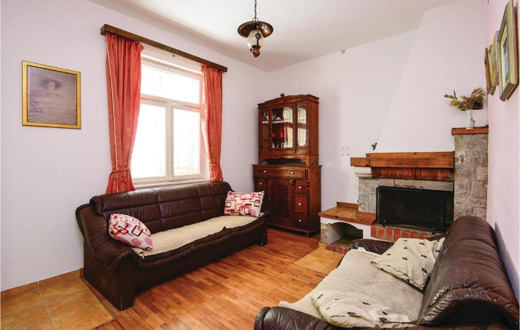 Amazing Home In Zuljana With 4 Bedrooms And Wifi photo 3