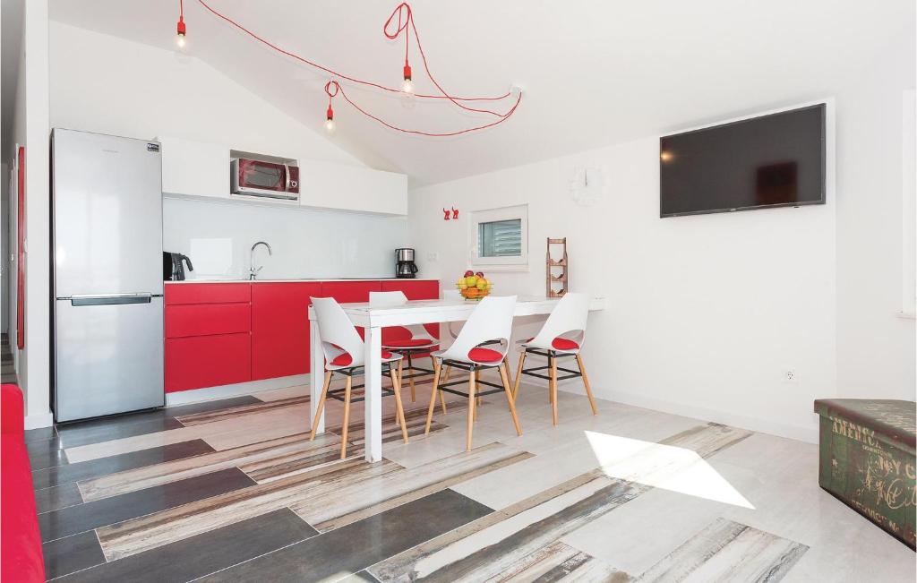 Nice Apartment In Brodarica With 2 Bedrooms And Wifi photo 1