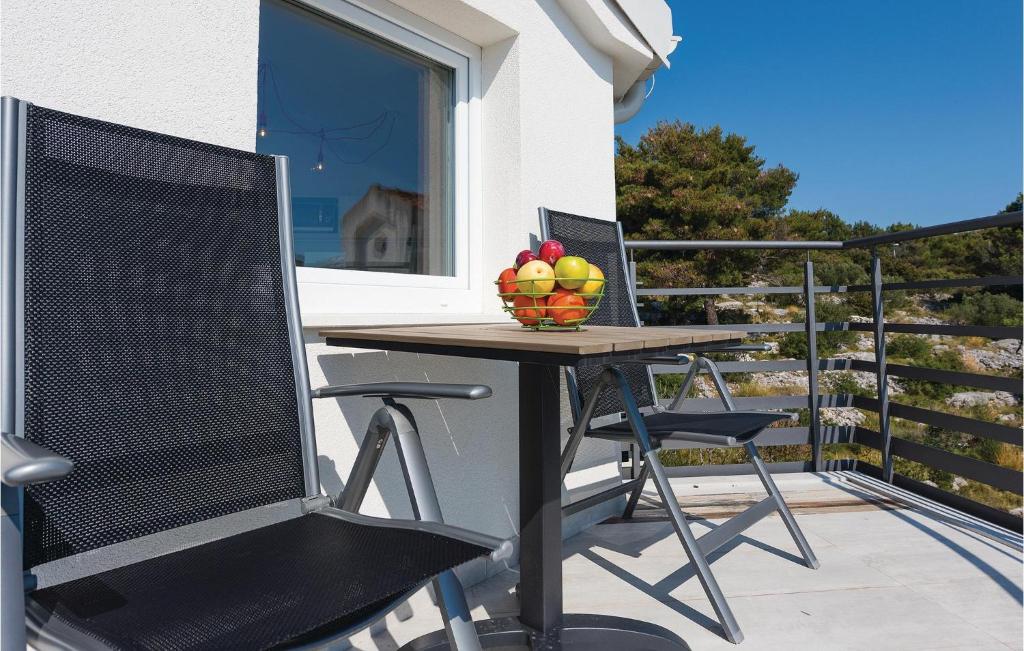 Nice Apartment In Brodarica With 2 Bedrooms And Wifi photo 3
