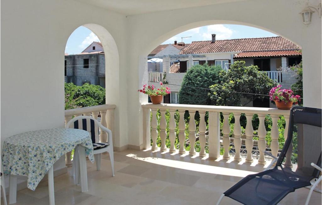 Awesome Apartment In Supetar With 2 Bedrooms, Wifi And Outdoor Swimming Pool photo 2