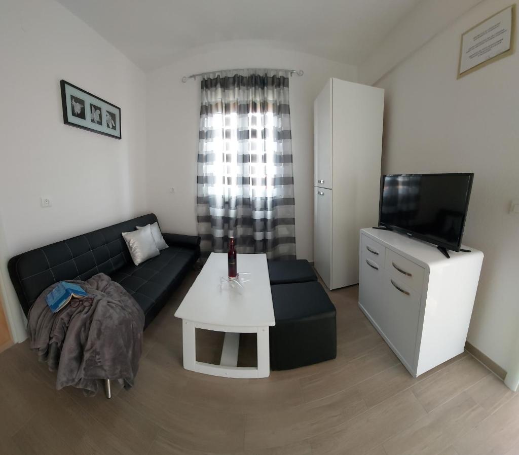 Apartments Karlo photo 3