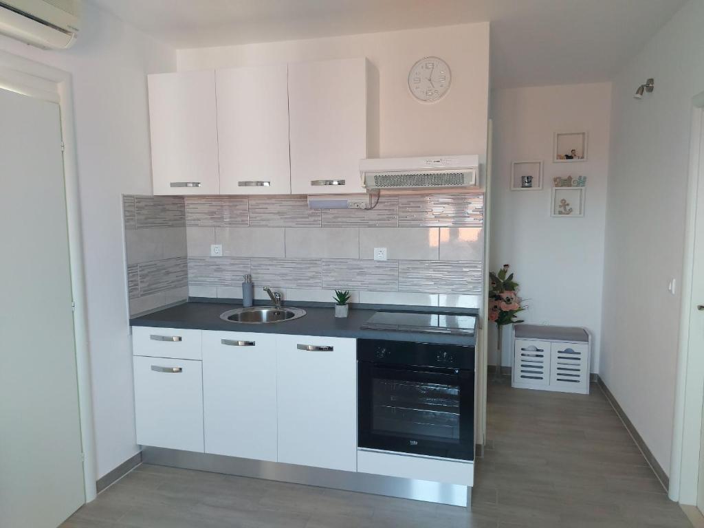 Apartments Karlo photo 4
