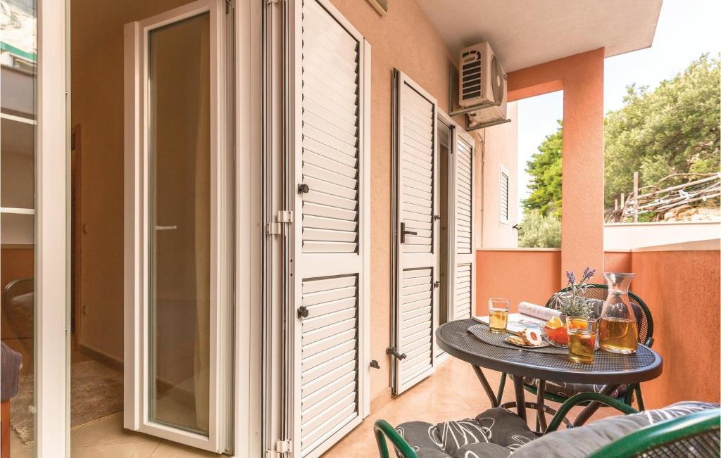 Beautiful Apartment In Baska Voda With 1 Bedrooms And Wifi