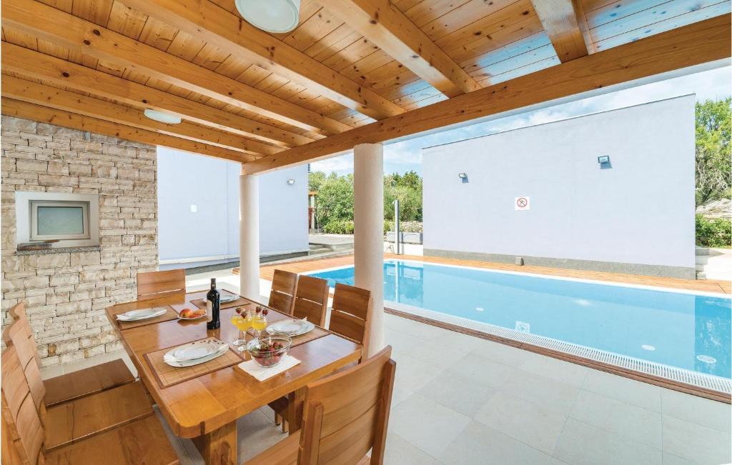 Amazing Apartment In Veli Rat With 2 Bedrooms, Wifi And Outdoor Swimming Pool photo 1