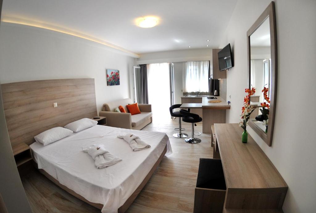 Aggelos Apartments & Deluxe Studios photo 3