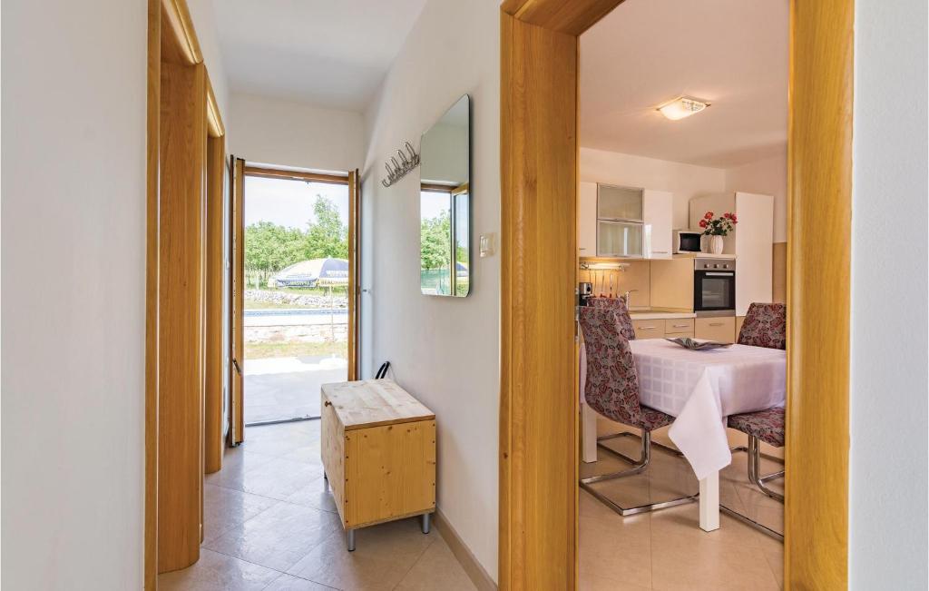 Beautiful Home In Zminj With 1 Bedrooms, Jacuzzi And Wifi photo 4