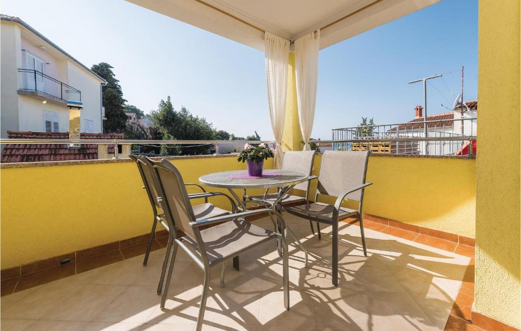 Beautiful Apartment In Rogoznica With 2 Bedrooms And Wifi photo 1