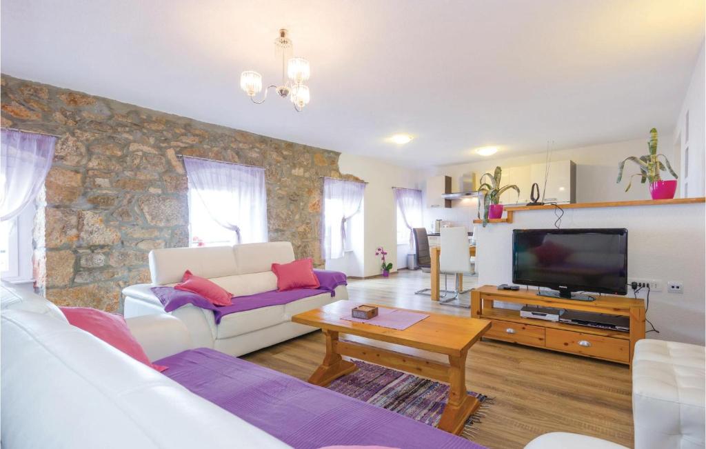 Beautiful Home In Medveja With 4 Bedrooms, Jacuzzi And Wifi photo 1