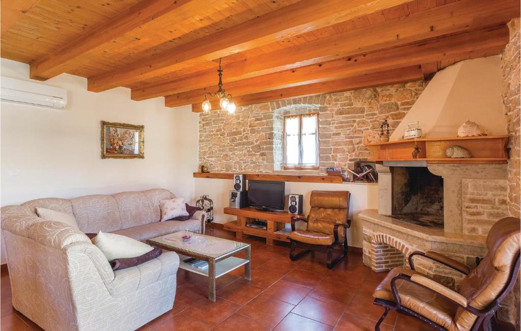 Nice Home In Regulici With 3 Bedrooms, Wifi And Outdoor Swimming Pool photo 3