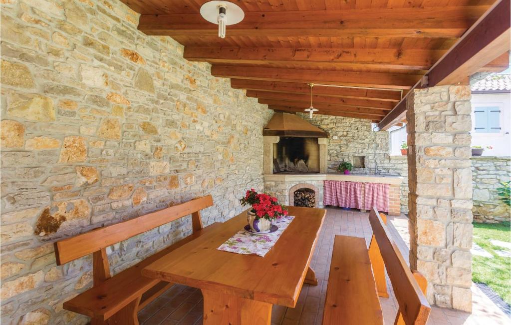 Nice Home In Regulici With 3 Bedrooms, Wifi And Outdoor Swimming Pool photo 4