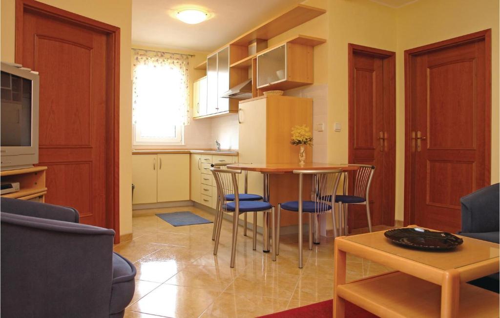 Nice Apartment In Novigrad With 2 Bedrooms, Internet And Outdoor Swimming Pool photo 3