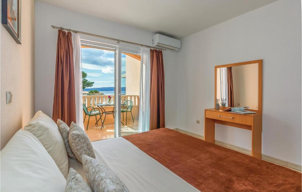 Stunning Apartment In Baska Voda With Wifi photo 2
