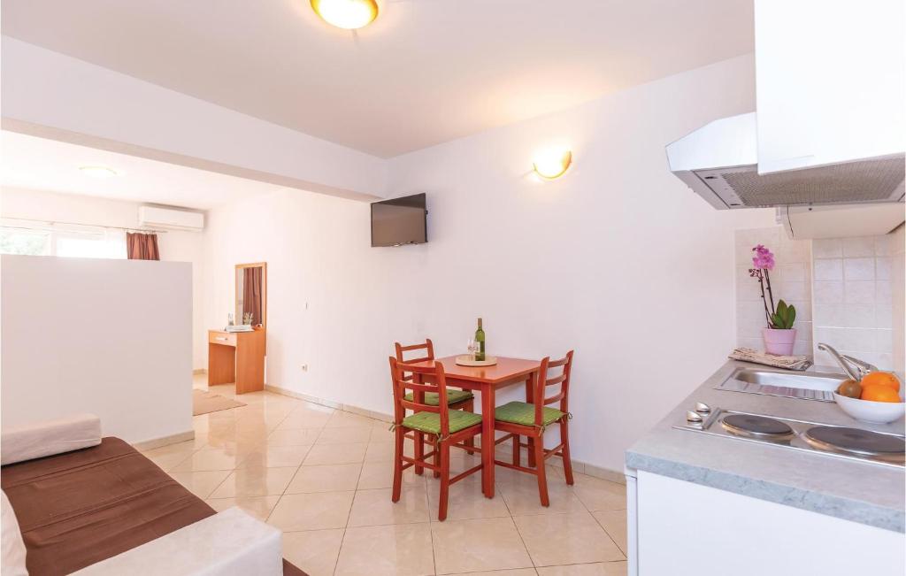 Stunning Apartment In Baska Voda With Wifi photo 4