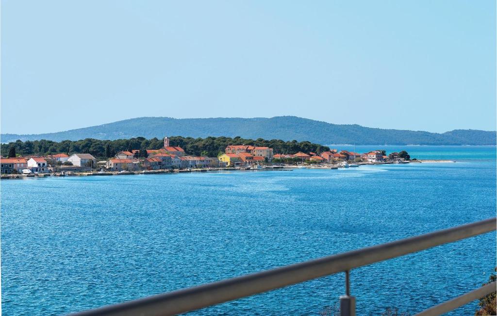 Amazing Apartment In Brodarica With 2 Bedrooms And Wifi