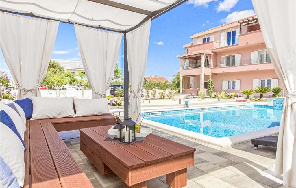 Stunning Apartment In Grebastica With 2 Bedrooms, Jacuzzi And Wifi photo 3