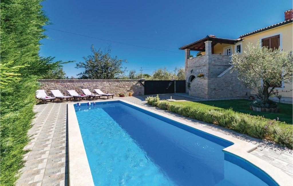 Beautiful Home In Frkeci With 3 Bedrooms, Wifi And Outdoor Swimming Pool photo 4