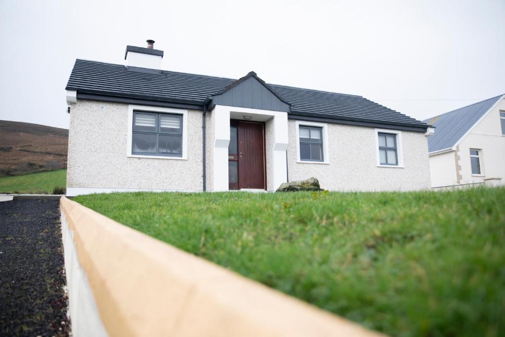 3 Bed Renovated Cottage Carramore Lake, Belmullet photo 1