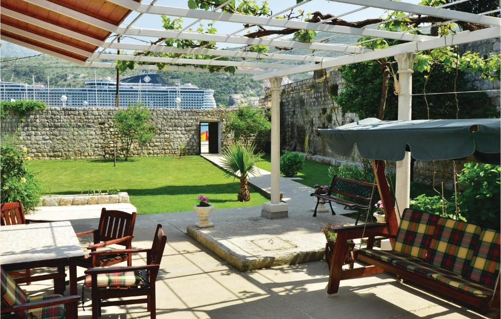 Amazing Apartment In Dubrovnik With 2 Bedrooms And Wifi photo 4