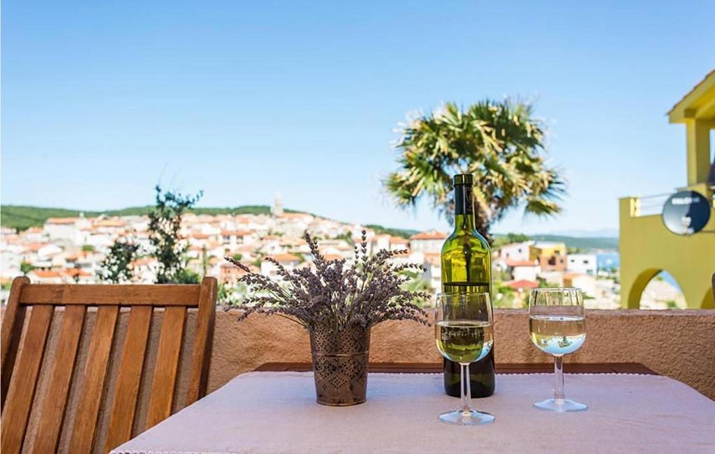 Nice Apartment In Vrbnik With 1 Bedrooms And Wifi