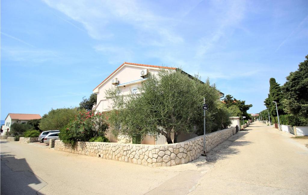 Nice Apartment In Mandre With 1 Bedrooms And Wifi