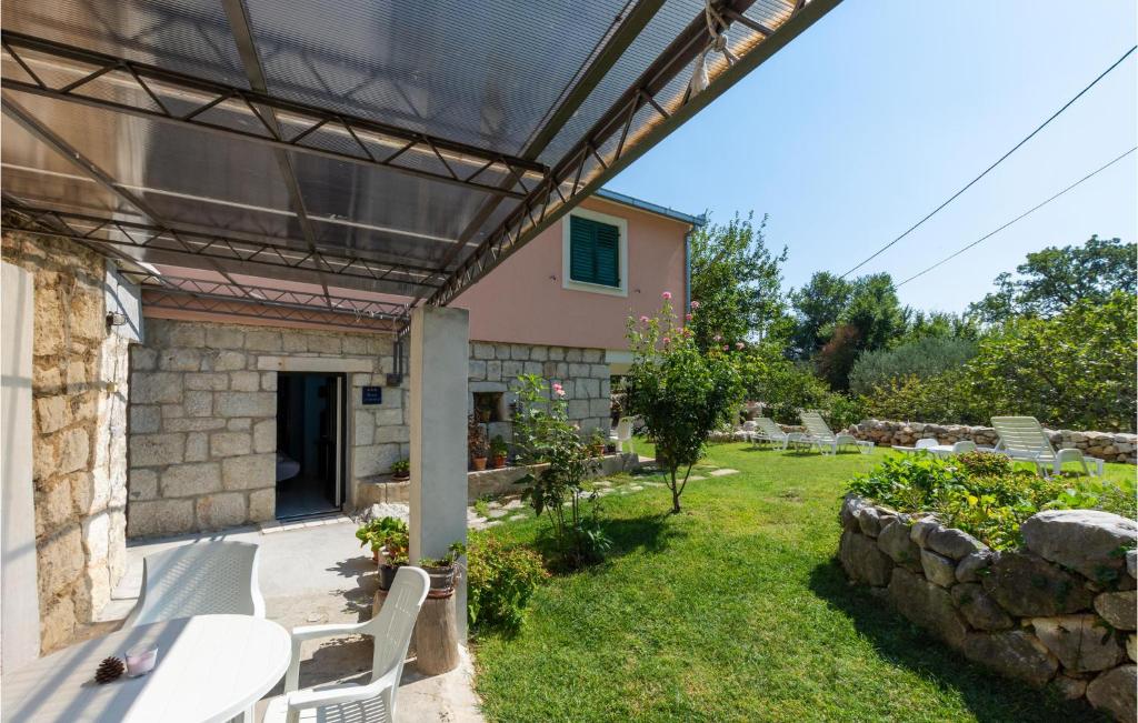 Stunning Apartment In Omis With 1 Bedrooms And Wifi photo 4
