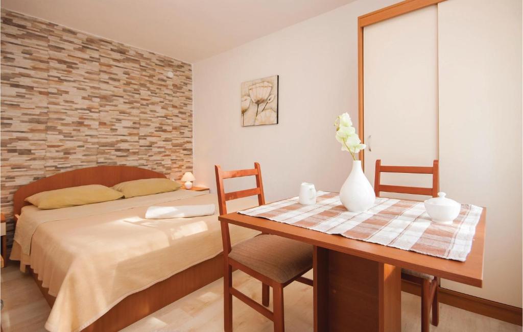 Beautiful Apartment In Raslina With 1 Bedrooms And Wifi photo 2