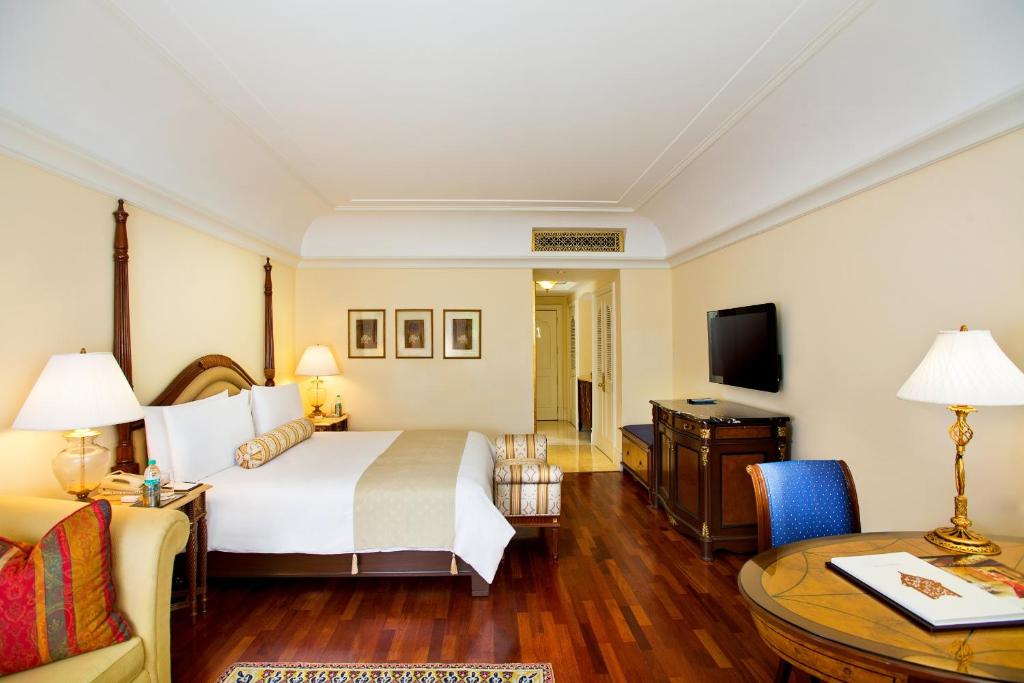 Двухместный (We Pay You Stay! Get INR 10000 worth credit to be availed on any of our services), The Leela Palace Bangalore
