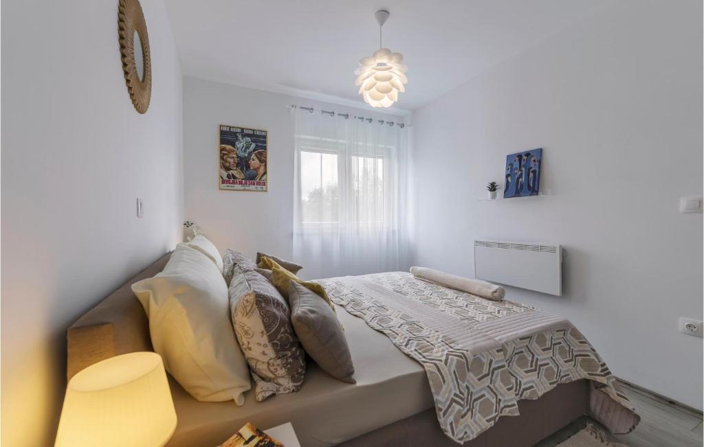 Stunning Apartment In Peroj With 1 Bedrooms And Wifi photo 3