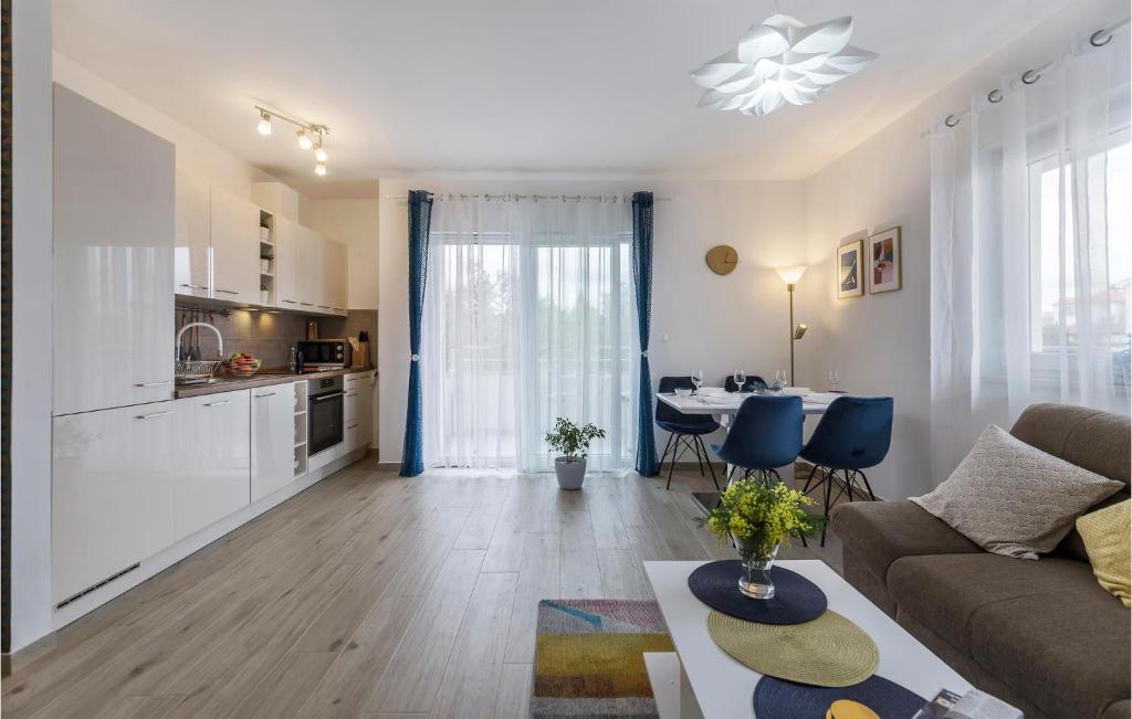 Stunning Apartment In Peroj With 1 Bedrooms And Wifi photo 4