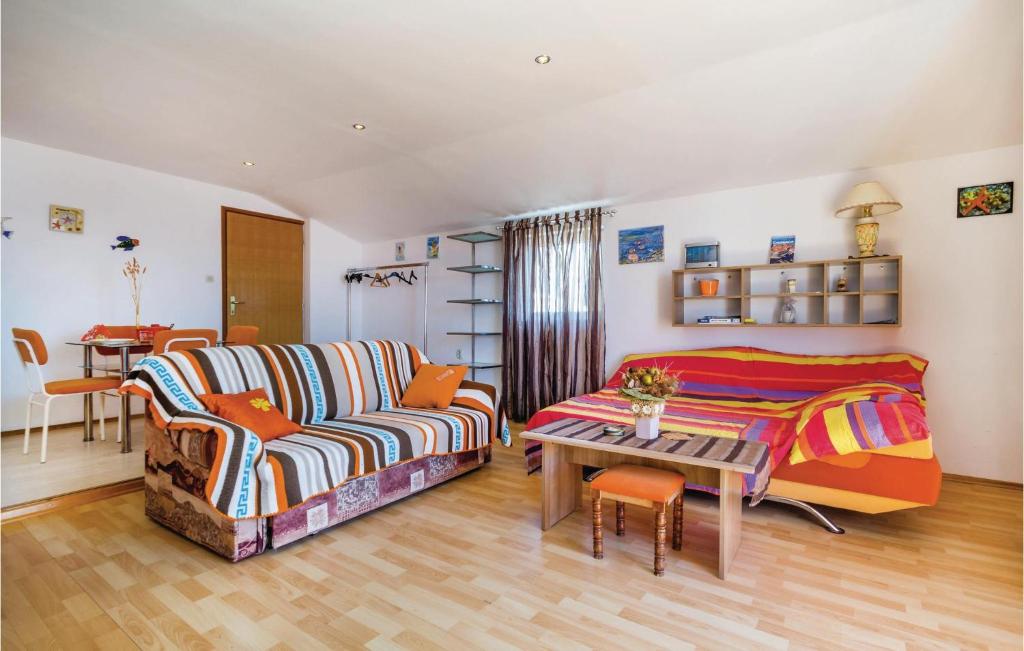 Beautiful Apartment In Karlobag With Wifi photo 3