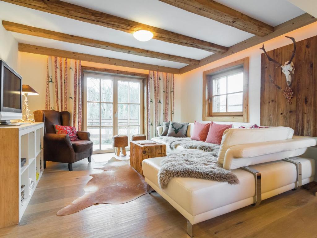 Charming Chalet in Ellmau near Skiwelt Ski Area photo 1