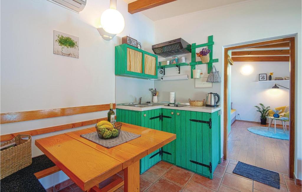 Nice Home In Lopatinec With Jacuzzi, Sauna And Outdoor Swimming Pool photo 3