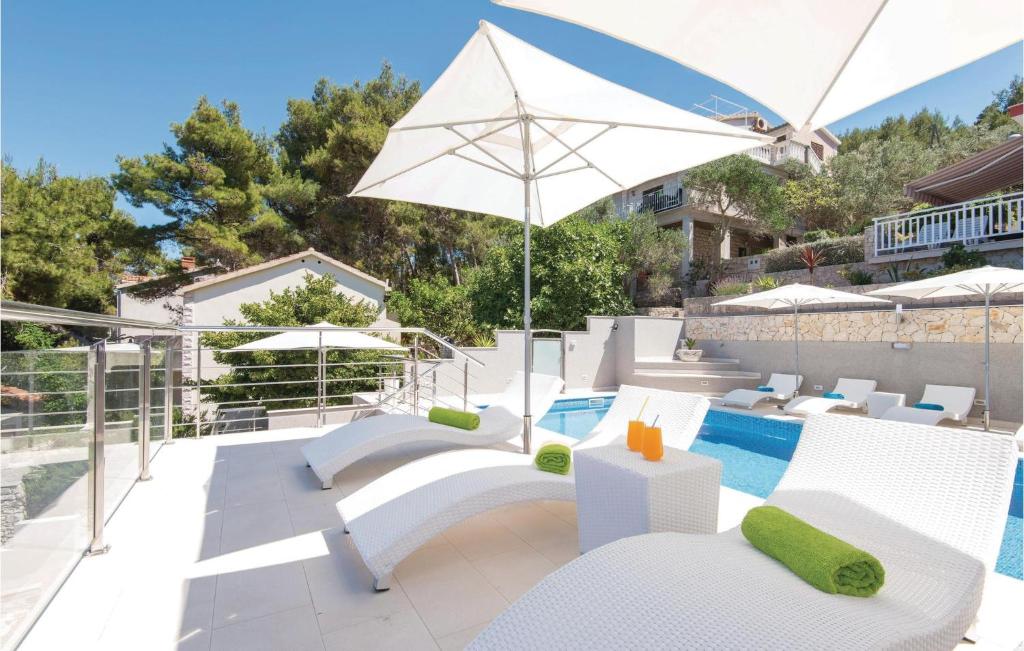 Stunning Apartment In Prigradica With 2 Bedrooms, Wifi And Outdoor Swimming Pool photo 1