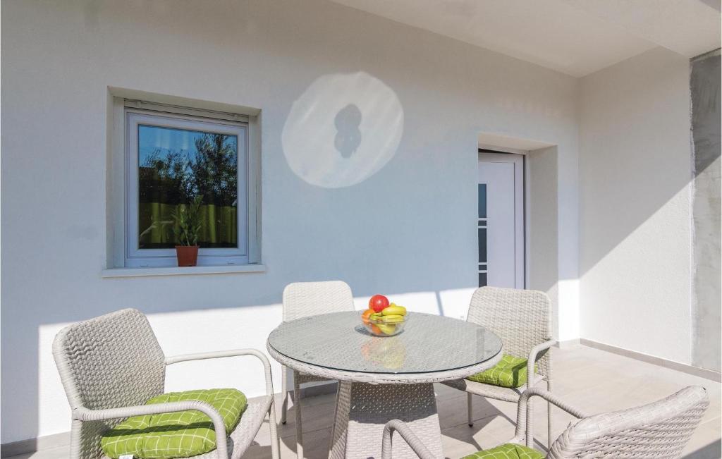 Amazing Apartment In Novigrad With 1 Bedrooms, Wifi And Outdoor Swimming Pool photo 3