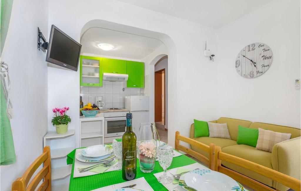Amazing Apartment In Omisalj With 2 Bedrooms And Wifi photo 1