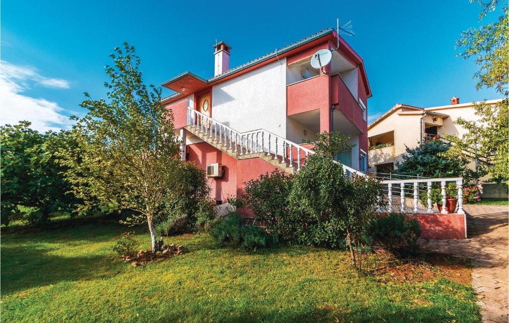Beautiful Home In Pomer With 3 Bedrooms, Wifi And Outdoor Swimming Pool photo 4