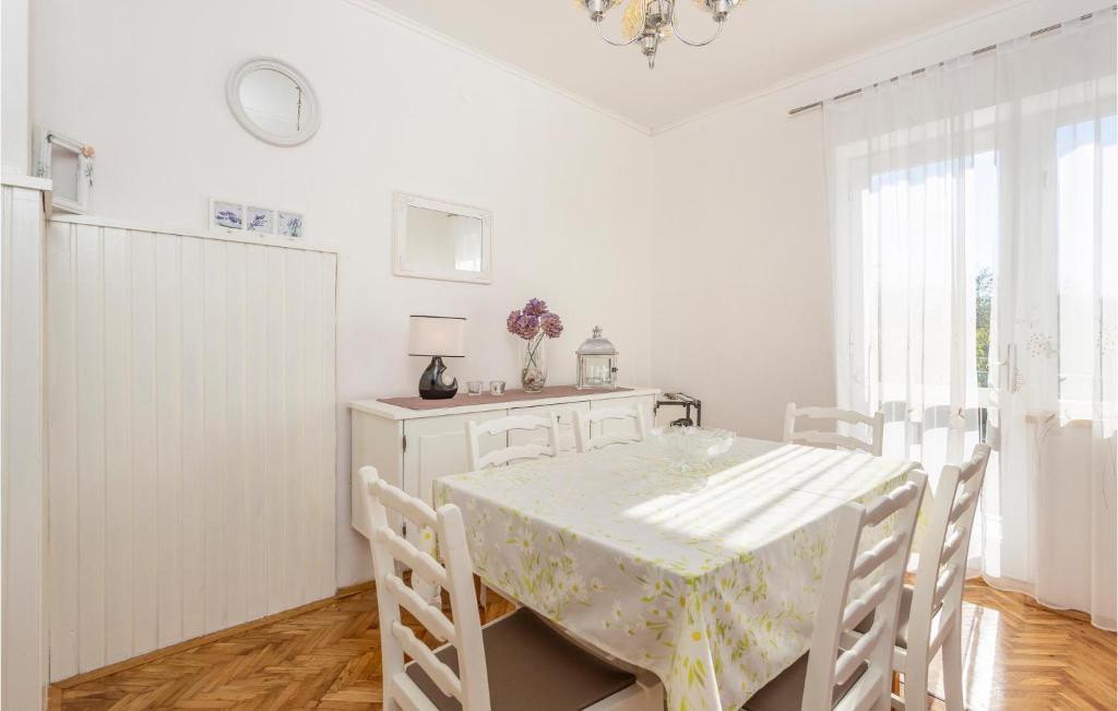 Nice Home In Omisalj With 2 Bedrooms And Wifi photo 2